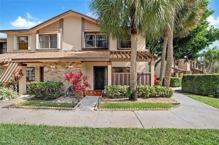 Building Photo - 3950 Cocoplum Cir