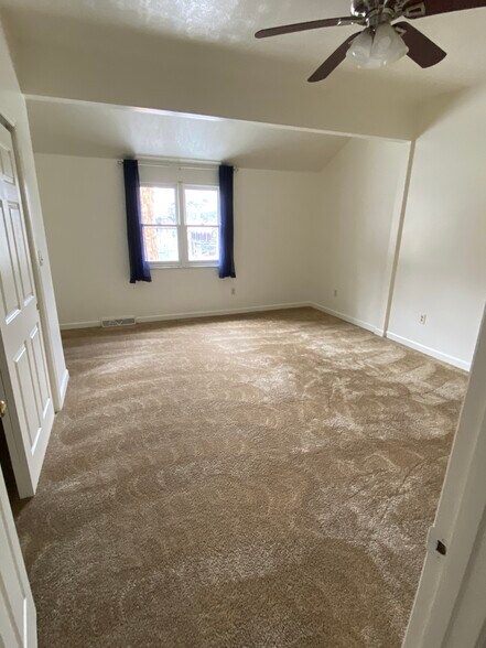 Building Photo - 1501 Summit St