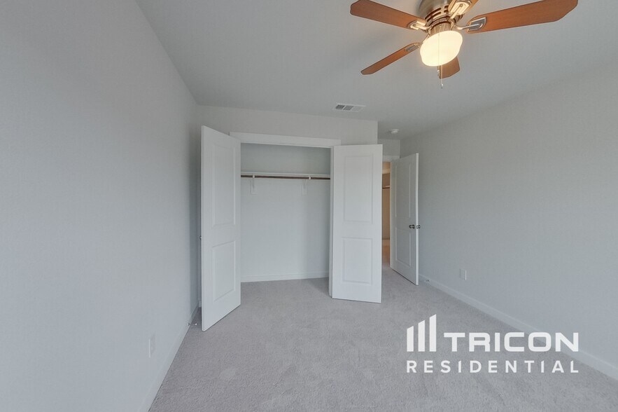 Building Photo - 337 Sun Harvest Dr