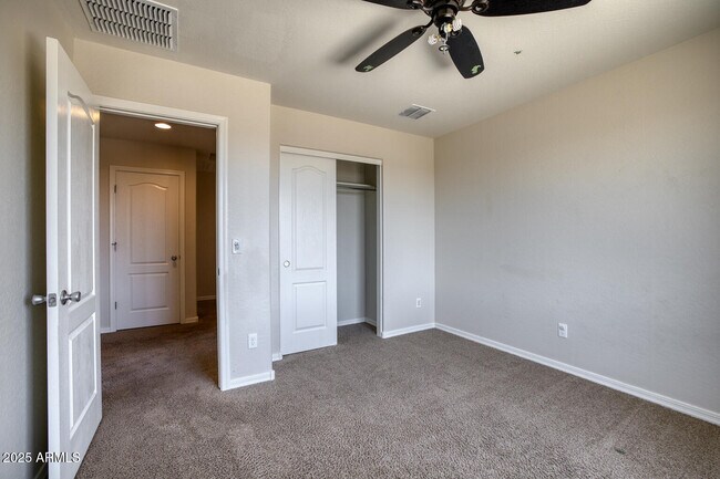 Building Photo - 24633 W Sheraton Ln