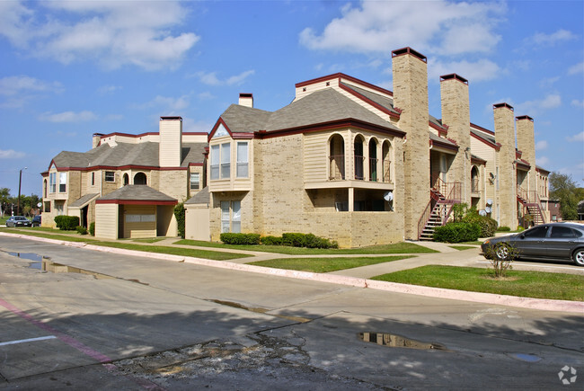 Building Photo - Aspen Oaks