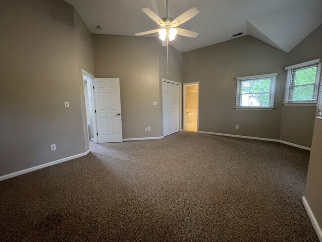 Building Photo - Beautifully Updated Kiln Creek Home with G...
