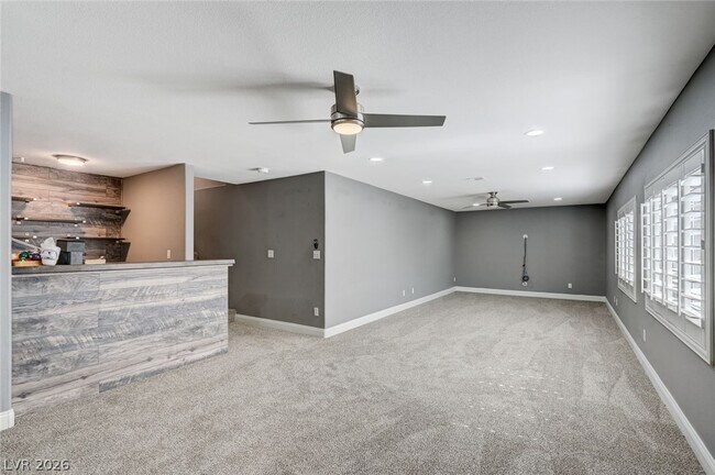 Building Photo - 3800 Beacon Point St