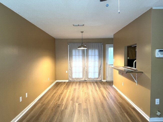 Building Photo - 2973 Moorcroft Dr