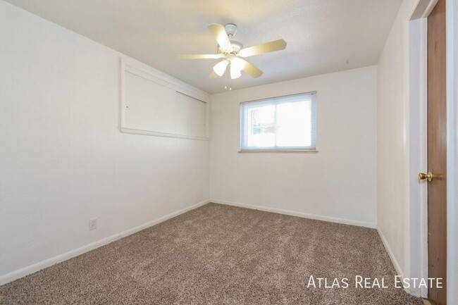 Building Photo - **FREE TV** Amazing location, spacious 1 b...