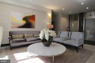 Building Photo - 1225 Martha Custis Dr