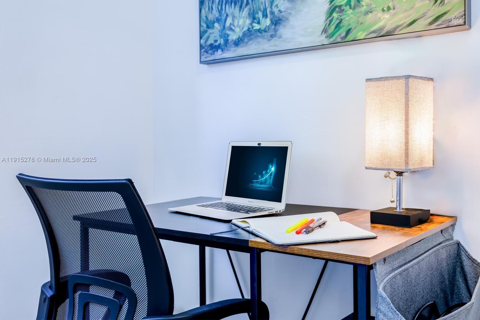 Building Photo - 312 N Luna Ct