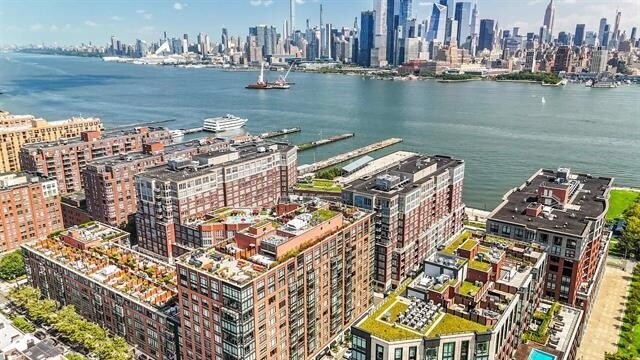 Building Photo - 1100 Maxwell Ln