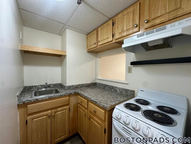 Building Photo - 62 Boylston St