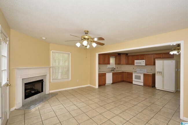 Building Photo - 17211721 Maralyn Dr