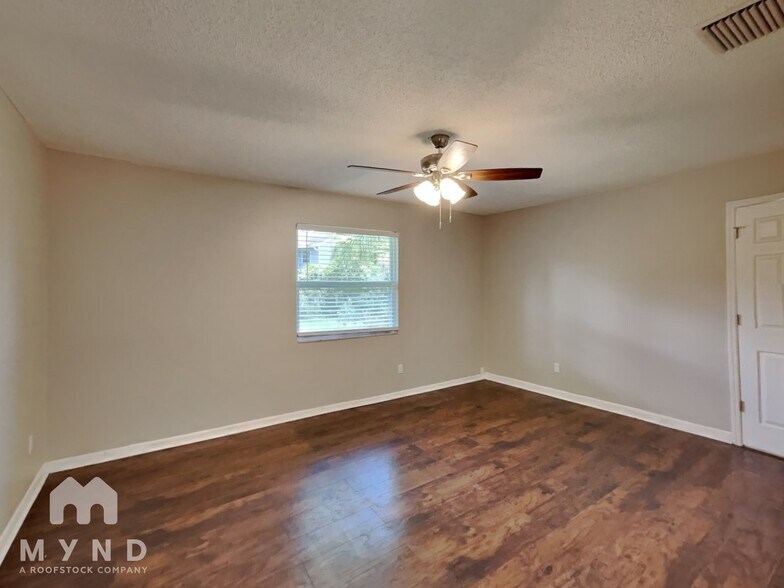 Building Photo - 1519 Stormway Ct
