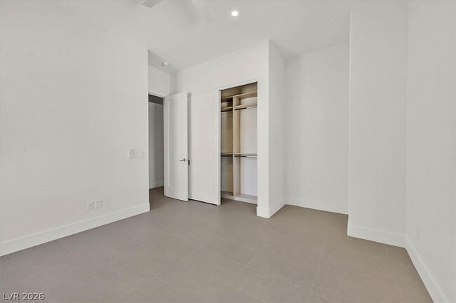 Building Photo - 11 Fountainhead Cir