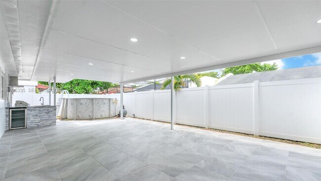 Building Photo - 11421 SW 84th St