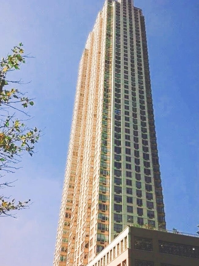 Building Photo - 88 Morgan St