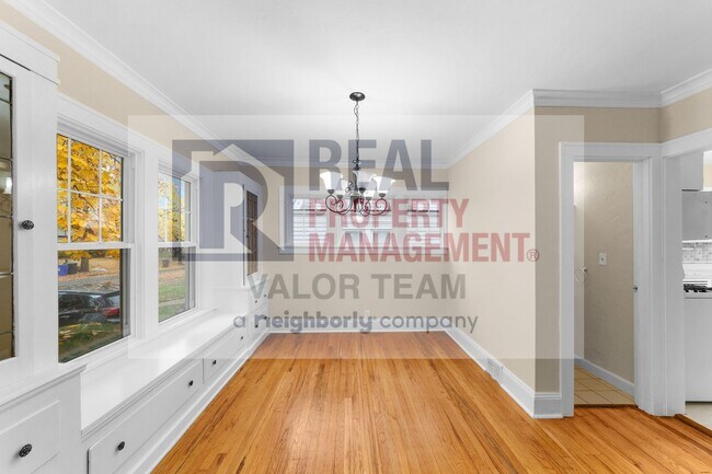 Building Photo - Beautifully maintained 3bd/1.5 bath Coloni...
