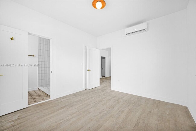 Building Photo - 641 10th St