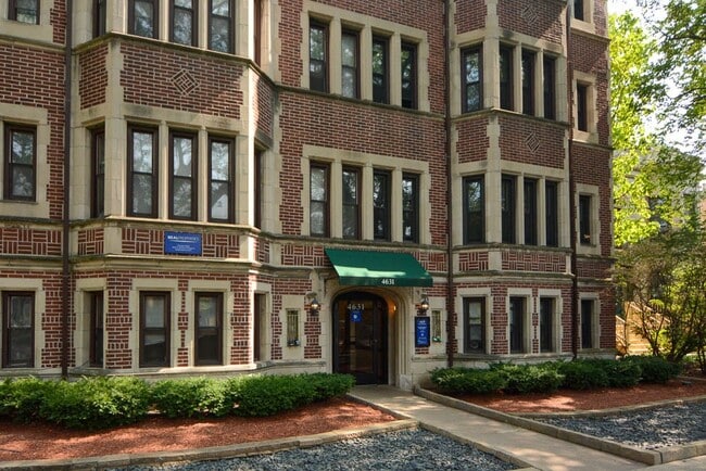 Building Photo - 4650 N Paulina St