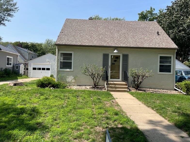 Primary Photo - 2313 S 4th Ave