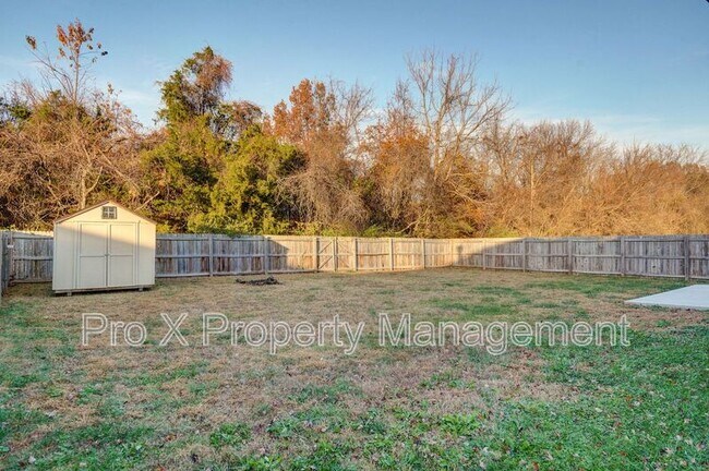 Building Photo - 4223 W Madison St