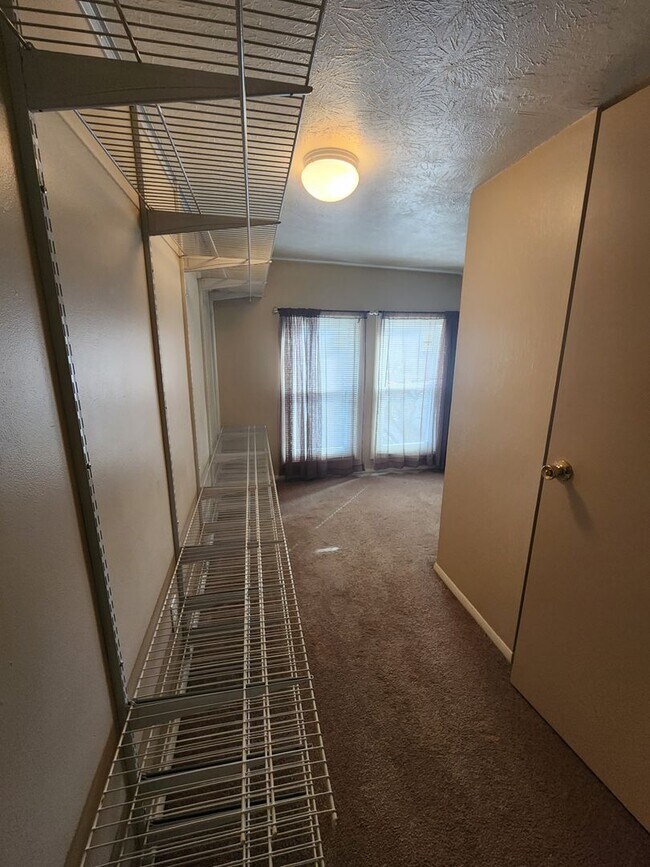 Building Photo - High,W.262