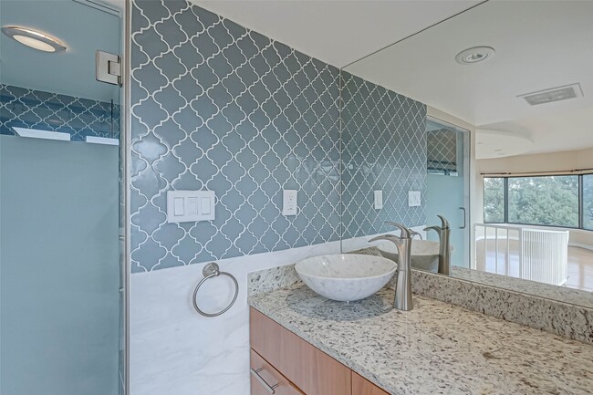 Building Photo - 2001 Holcombe Blvd