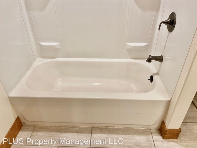 Building Photo - 1 br, 1 bath House - 232 NW Florida B