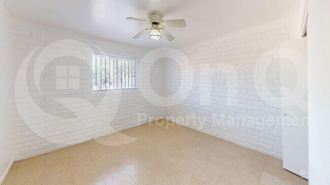 Building Photo - 872 W Glenn St