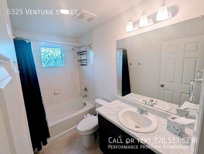 Building Photo - 5325 Ventura St