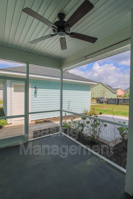 Building Photo - 328 Parish Farms Dr