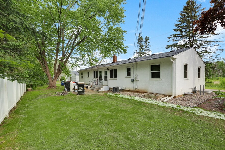 Building Photo - 2514 Woodlynn Ave