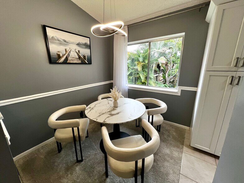 Building Photo - 6540 Chasewood Dr