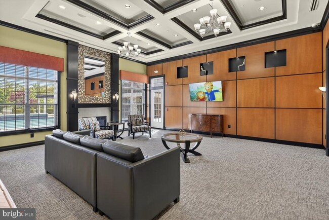 Building Photo - 1447 Sierra Dr