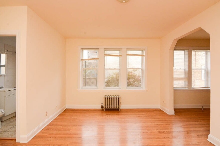 Building Photo - 2600 N Kimball Ave