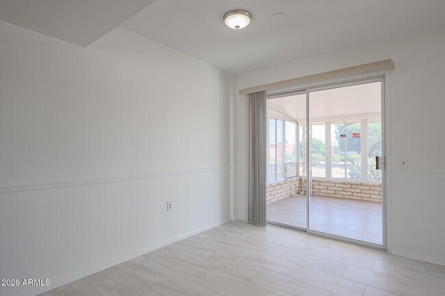 Building Photo - 10507 W Brookside Dr