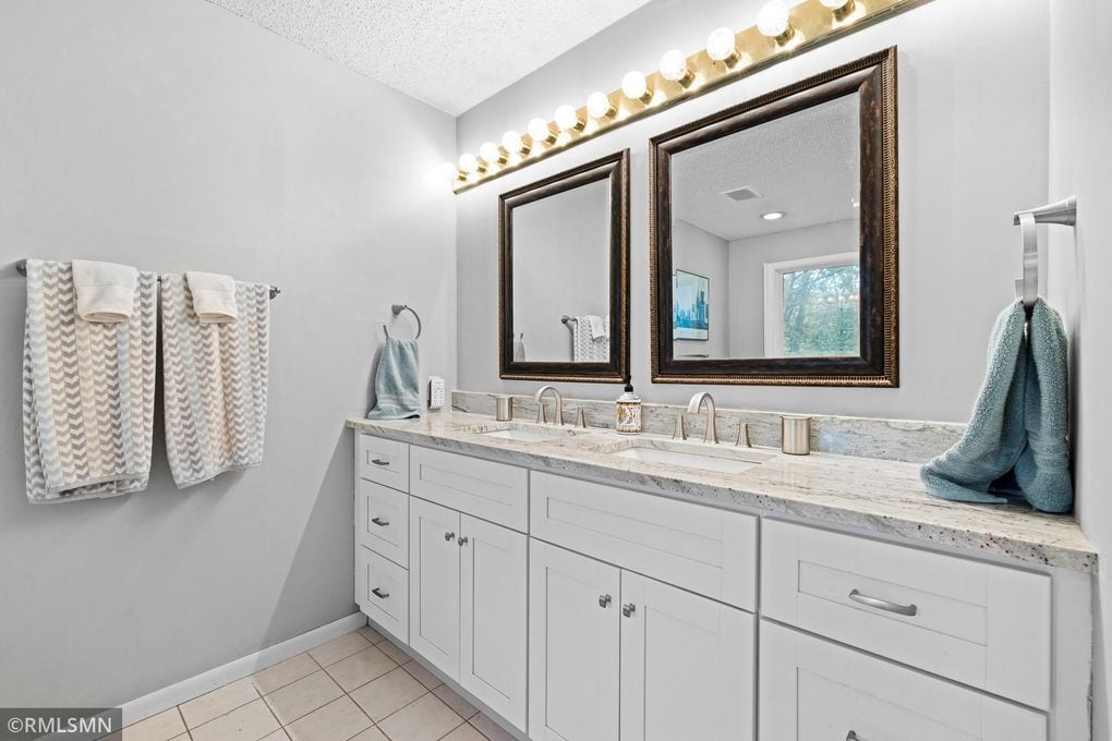 Primary Bath - 6868 Stonewood Ct