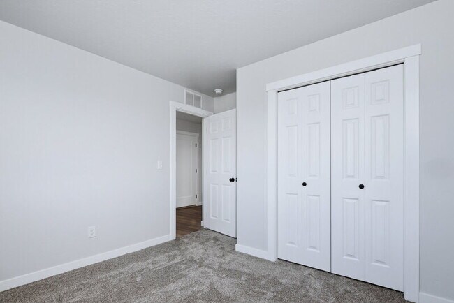 Building Photo - 9093 W Camellia St