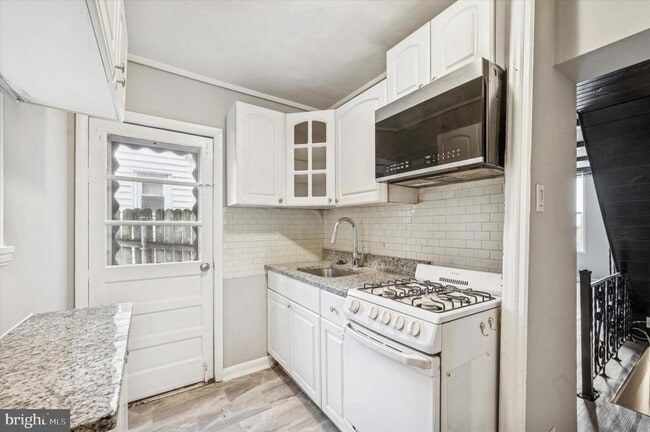 Building Photo - 3373 Coral St