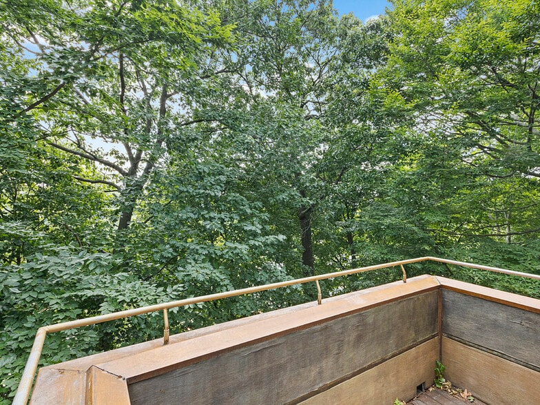 Building Photo - 170 Rawson Rd