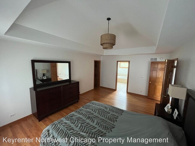 Building Photo - 5 br, 3.5 bath House - 7 W Sandstone Ct