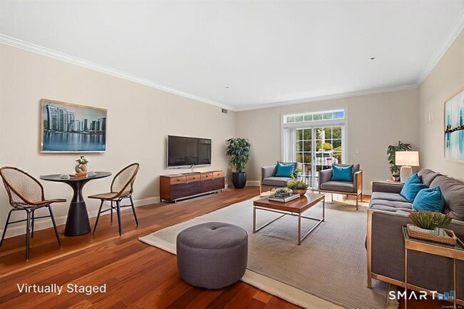 Building Photo - 142 East Ave