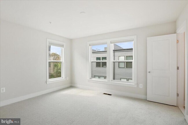 Building Photo - 12768 Sunrise Valley Dr