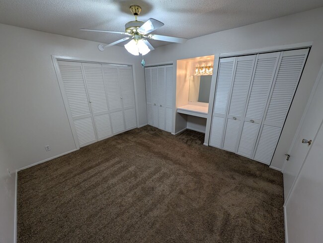 Building Photo - 2 Bedroom Condo Unit in the Polynesian Par...