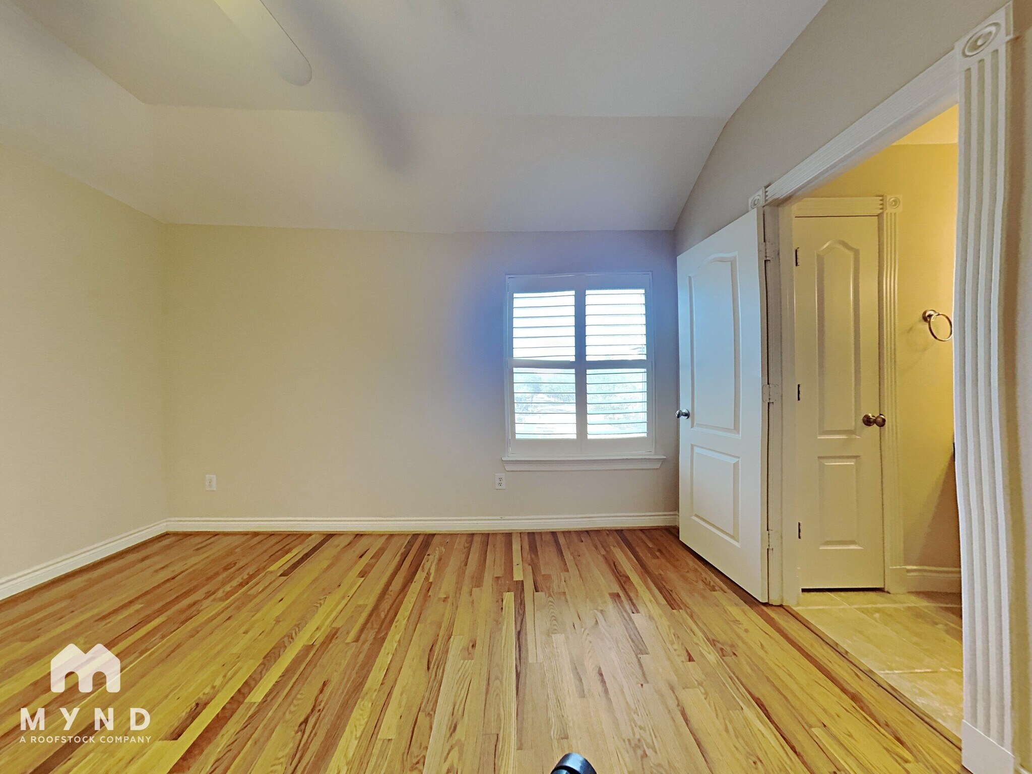 Building Photo - 321 Sandman St