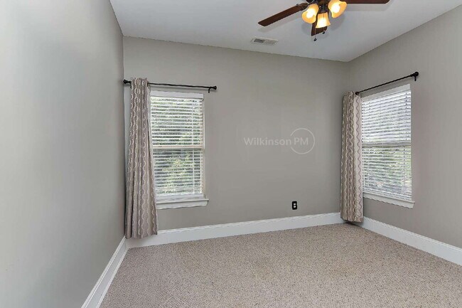 Building Photo - Charming 3-Bedroom in Arbor Croft with Out...