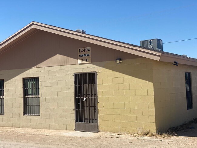 Building Photo - 2,400 sq. ft. Commercial Space – Prime Loc...