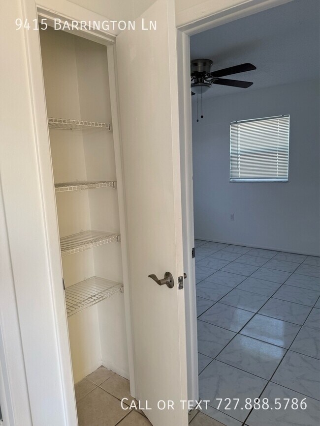 Building Photo - 9415 Barrington Ln