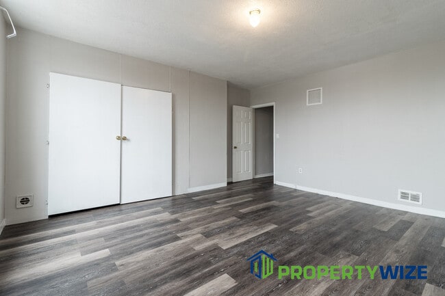 Building Photo - 517 Mosher St