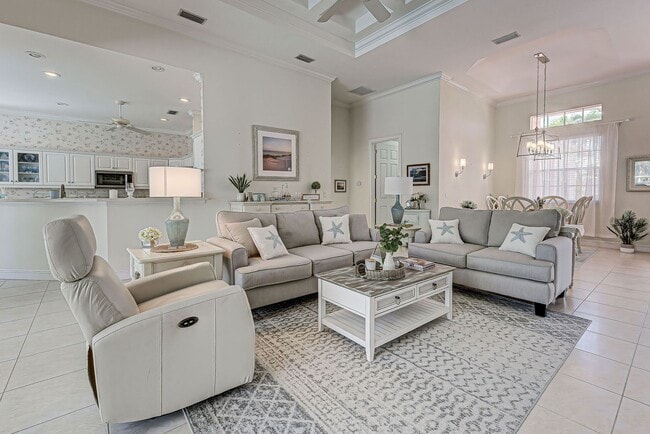 Building Photo - 3br/2ba Pool Home in Venetia