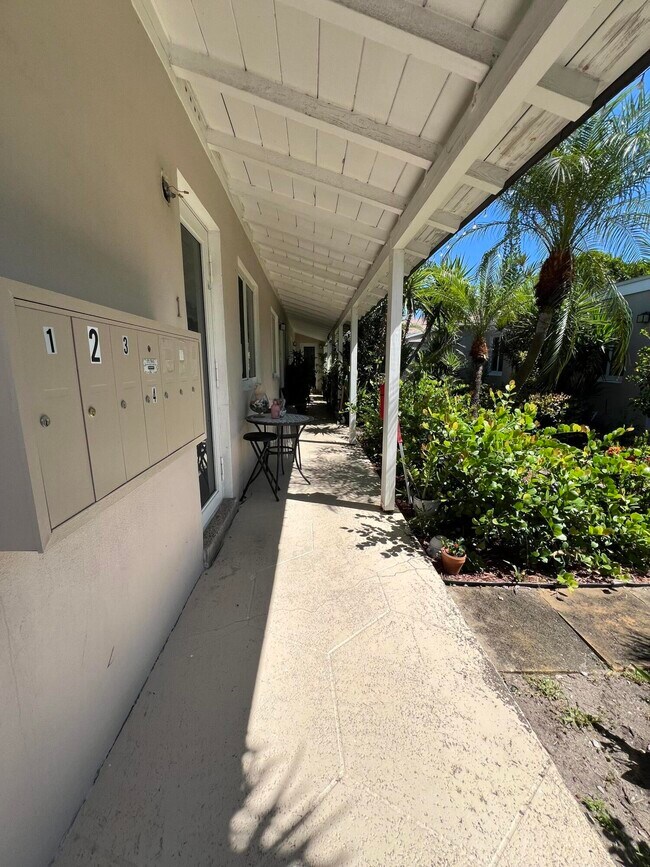 Building Photo - 113 Edwards Ln