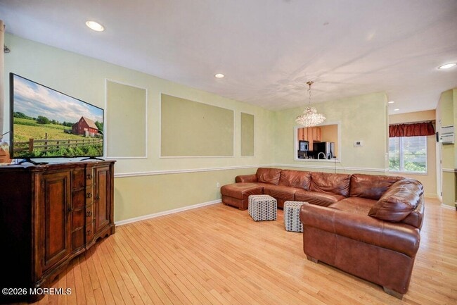 Building Photo - 319 Bernard Dr